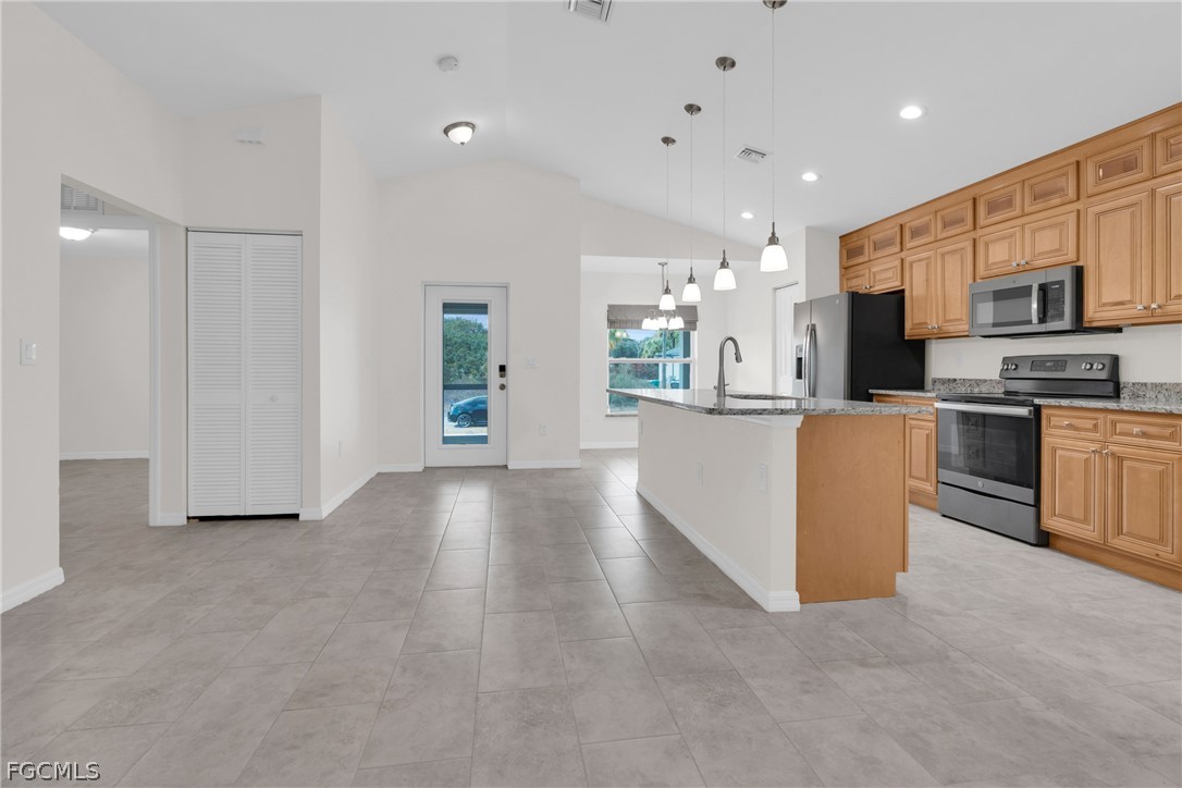 2011 Granada Road LaBelle, FL 33935 - Photo 8 of 33 Gallery Image 8