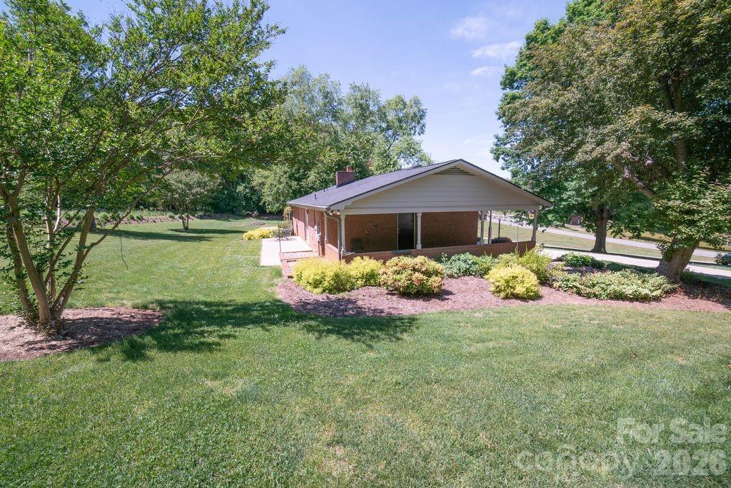 1802 Hopewell Road Morganton, NC 28655 - Photo 5 of 30