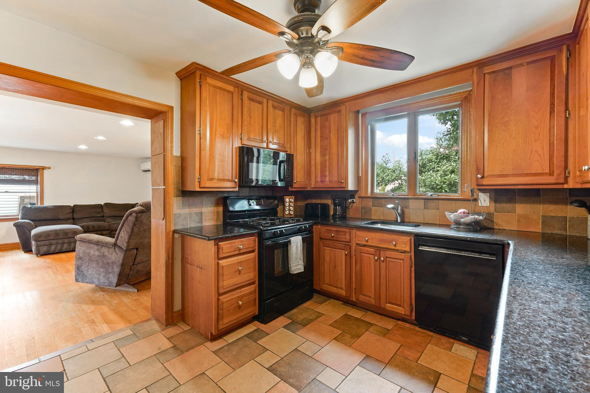 36 South Rolling Road Springfield, PA 19064 - Photo 11 of 37 Kitchen
