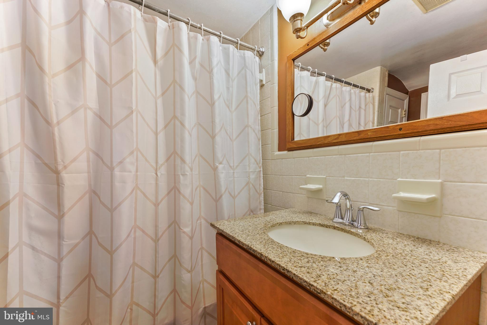 36 South Rolling Road Springfield, PA 19064 - Photo 27 of 37 Full Hall Bath on Second Level