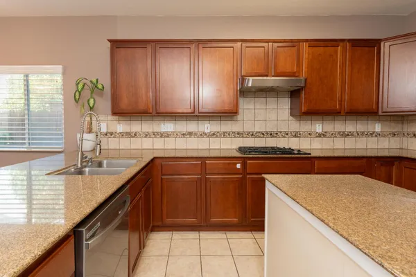 $519,000 | 2945 South Arkle Street, Visalia, CA 93292