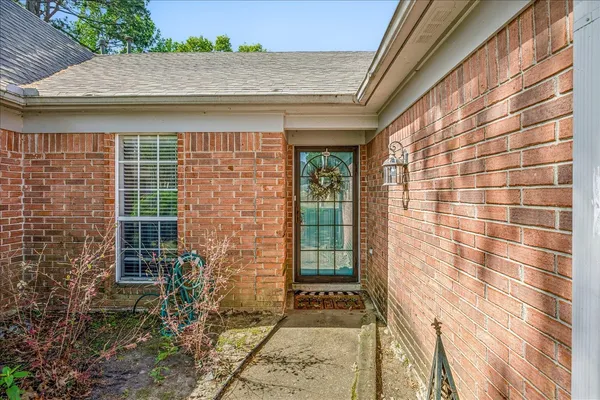 a view of an outdoor space