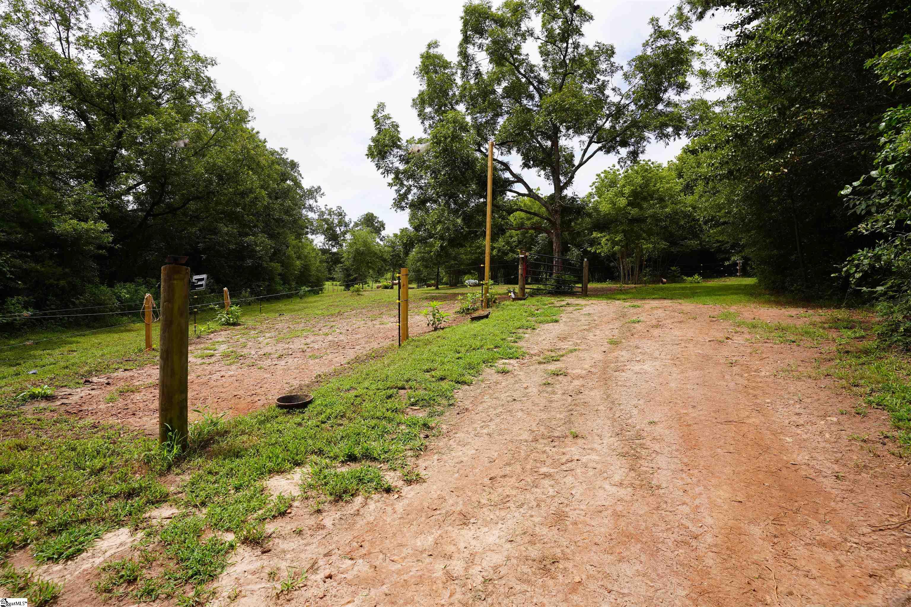 3961 Forrester Road Greer, SC 29651 - Photo 6 of 16