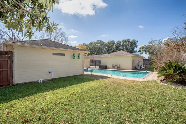 $399,950 | 15719 Crestbrook Drive, Houston, TX 77059