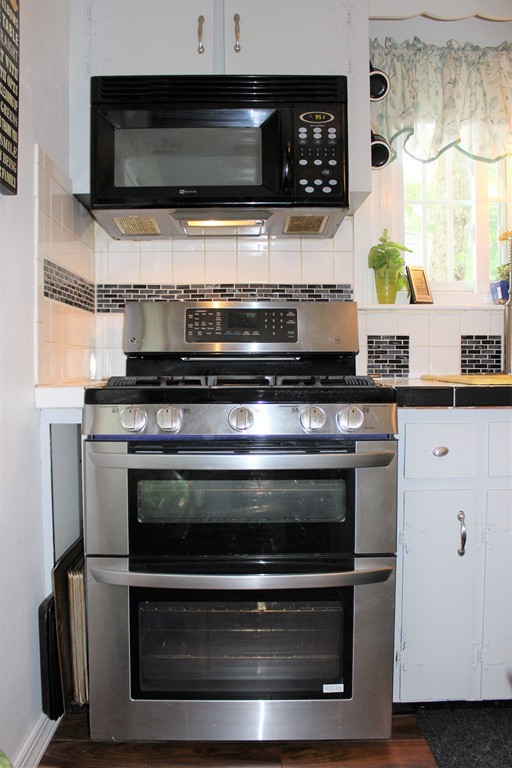 112 Devonshire Road Attleboro, MA 02703 - Photo 5 of 27 Gallery Image 5