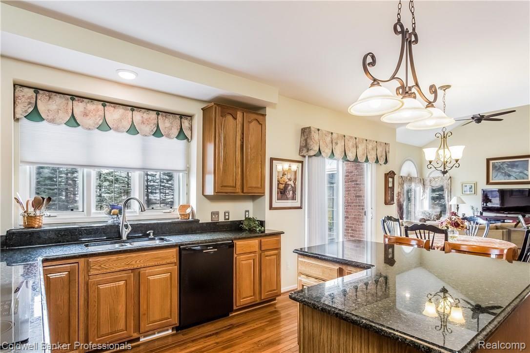 6450 Kennesaw Road Canton, MI 48187 - Photo 13 of 43 015-2425707-large.jpg