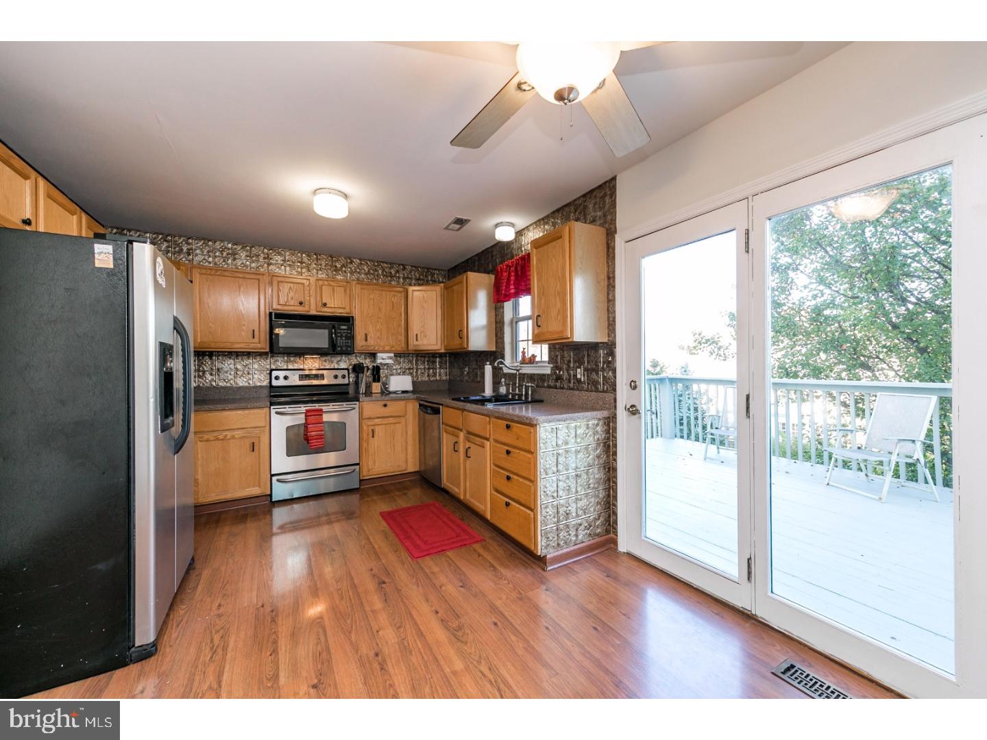 60 Commons Drive Pottstown, PA 19464 - Photo 12 of 25 Kitchen