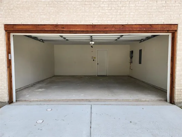 $1,650 | 1715 Stonewall Street, Greenville, TX 75401