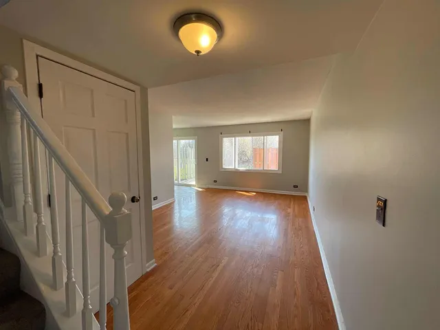 $2,295 | 283 Alpine Drive East, Glendale Heights, IL 60139