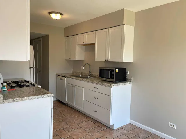 $2,295 | 283 Alpine Drive East, Glendale Heights, IL 60139