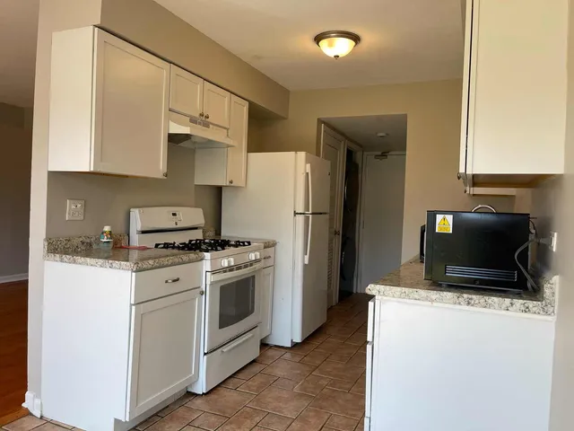 $2,295 | 283 Alpine Drive East, Glendale Heights, IL 60139