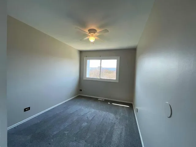 $2,295 | 283 Alpine Drive East, Glendale Heights, IL 60139