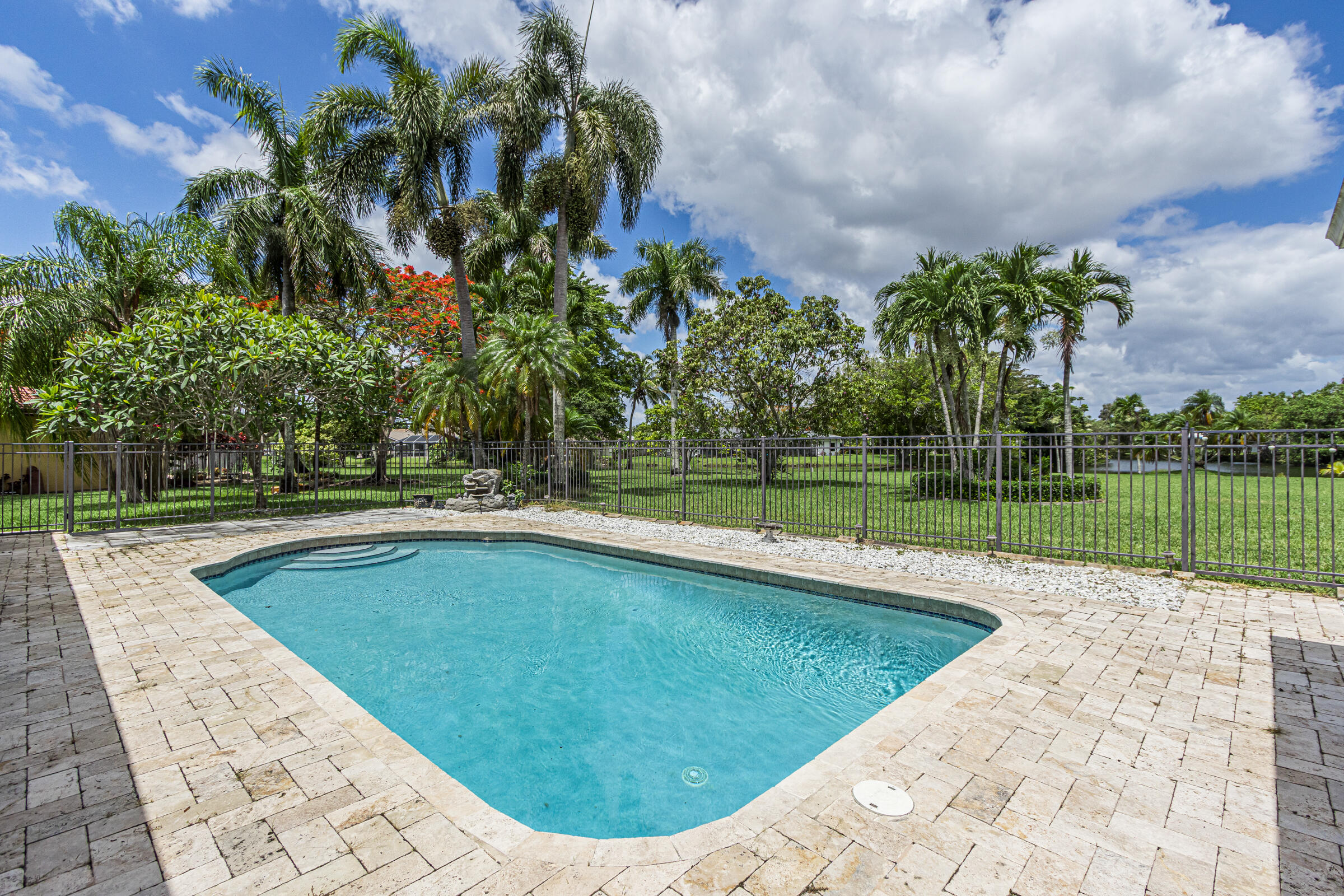 770 Ranch Road Weston, FL 33326 - Photo 3 of 63 770-60