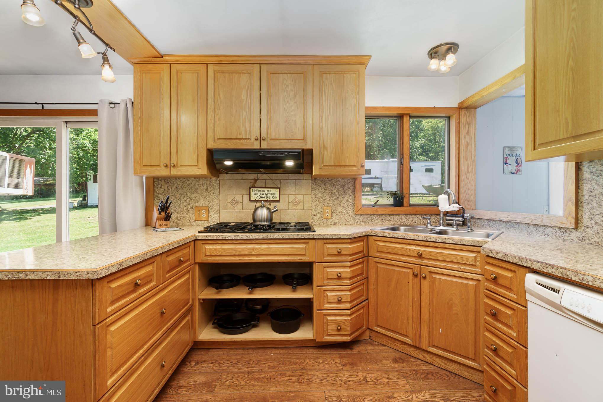 329 Seven Stars Road Millerstown, PA 17062 - Photo 8 of 22 Gas Range! Corner sink!