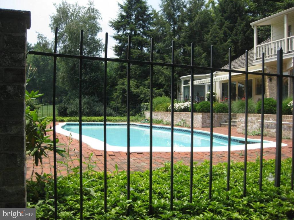 340 Eshelman Road Lancaster, PA 17601 - Photo 4 of 21