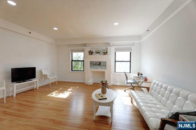22 Engle Street, Unit R17 Englewood, NJ 07631 - Photo 8 of 36