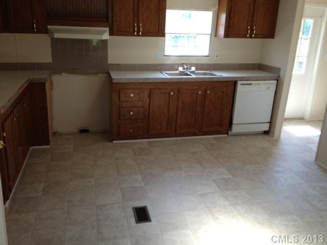 147 Shaw Road Harmony, NC 28634 - Photo 2 of 10 Gallery Image 2