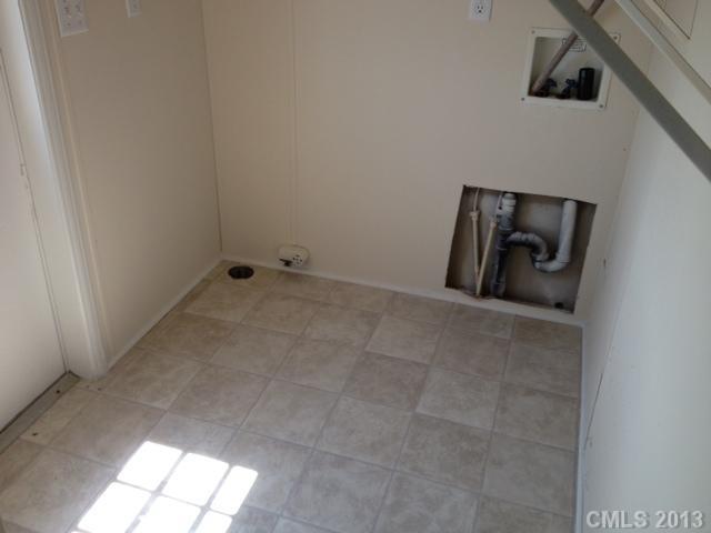 147 Shaw Road Harmony, NC 28634 - Photo 9 of 10 Gallery Image 9