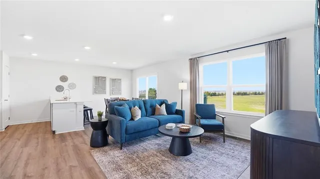 $427,990 | 2201 Creek View Lane, Raymore, MO 64083