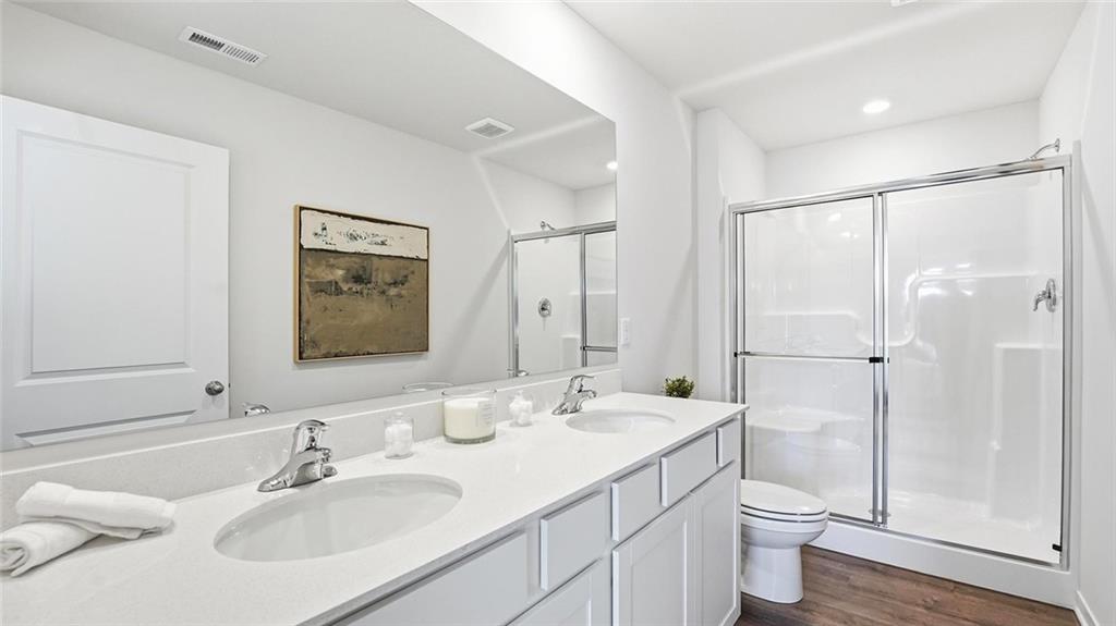 2201 Creek View Lane Raymore, MO 64083 - Photo 10 of 26