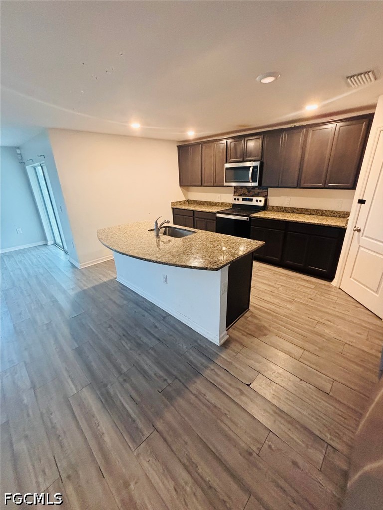 244 Loadstar Street Fort Myers, FL 33913 - Photo 12 of 46