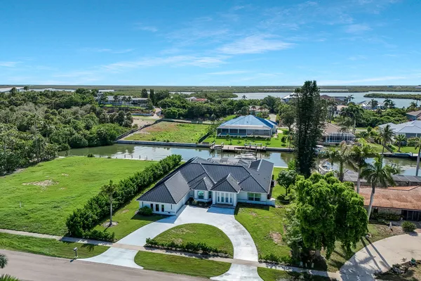 $2,950,000 | 921 Scott Drive, Marco Island, FL 34145