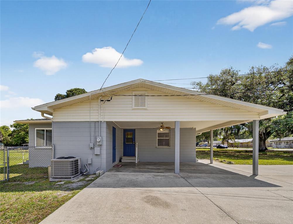 2015 Sandford Road Lakeland, FL 33801 - Photo 11 of 58