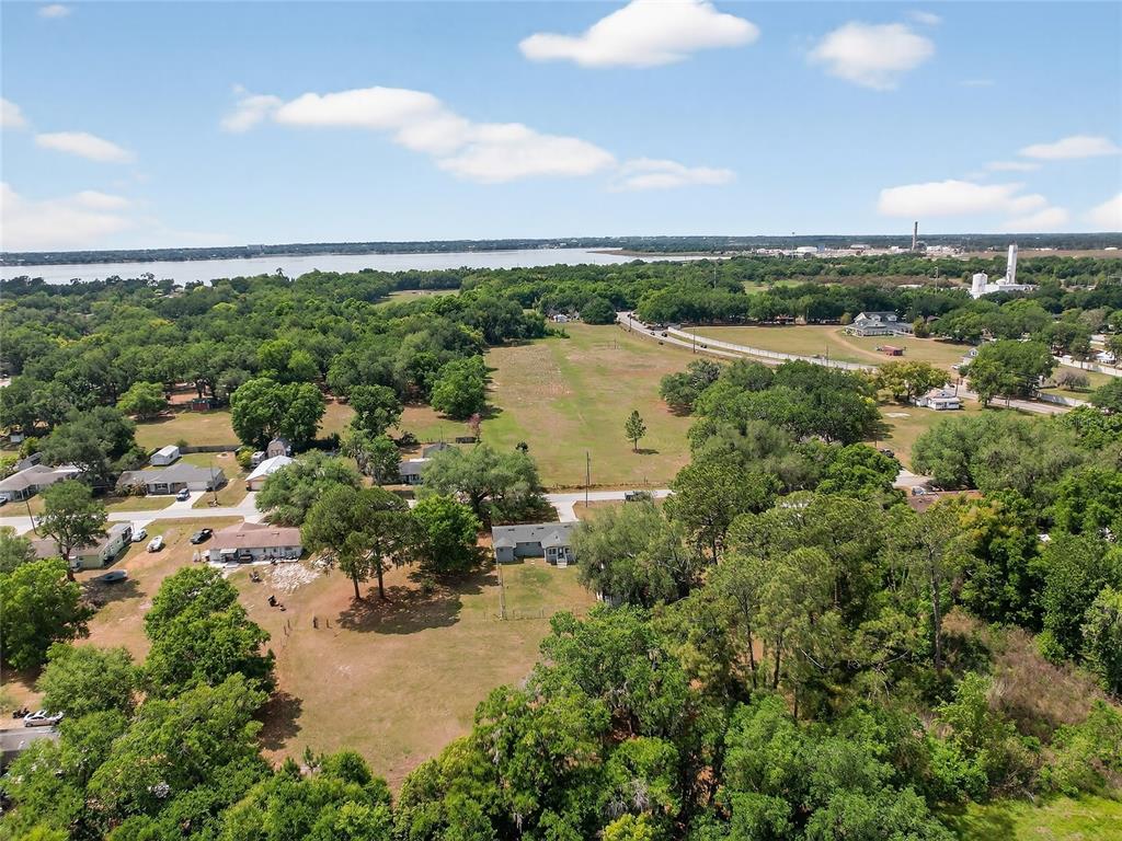 2015 Sandford Road Lakeland, FL 33801 - Photo 19 of 58