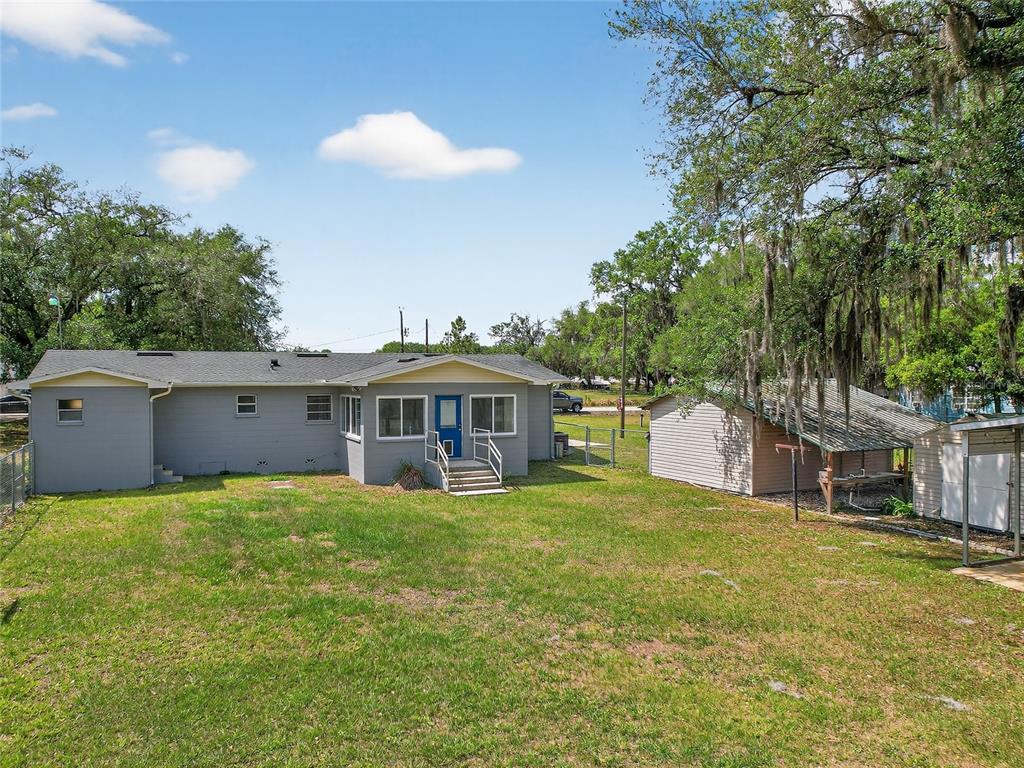 2015 Sandford Road Lakeland, FL 33801 - Photo 7 of 58
