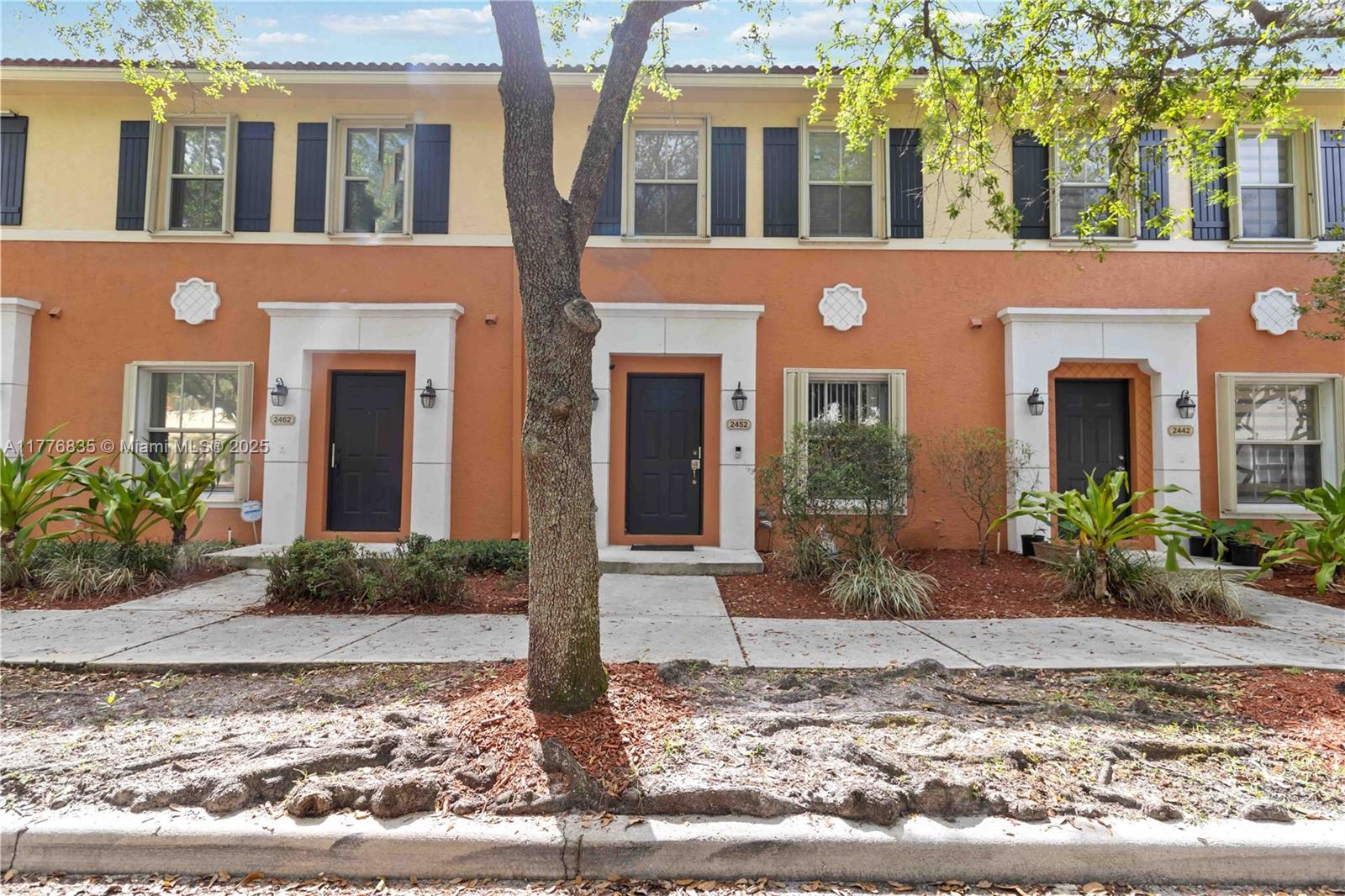 2452 Southwest 99th Way, Unit 2452 Miramar, FL 33025 - Photo 3 of 30