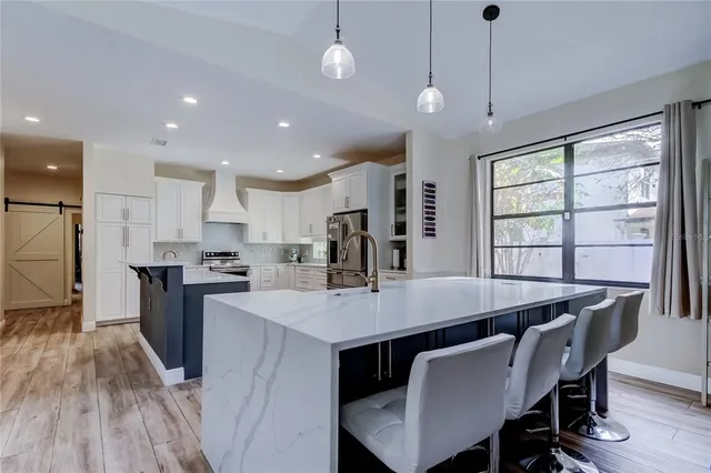 $975,000 | 17015 Winners Circle, Odessa, FL 33556