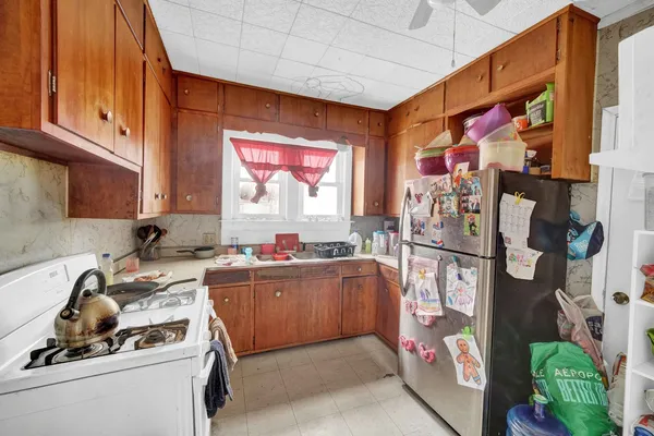 $165,000 | 37 West 36th Place, Steger, IL 60475