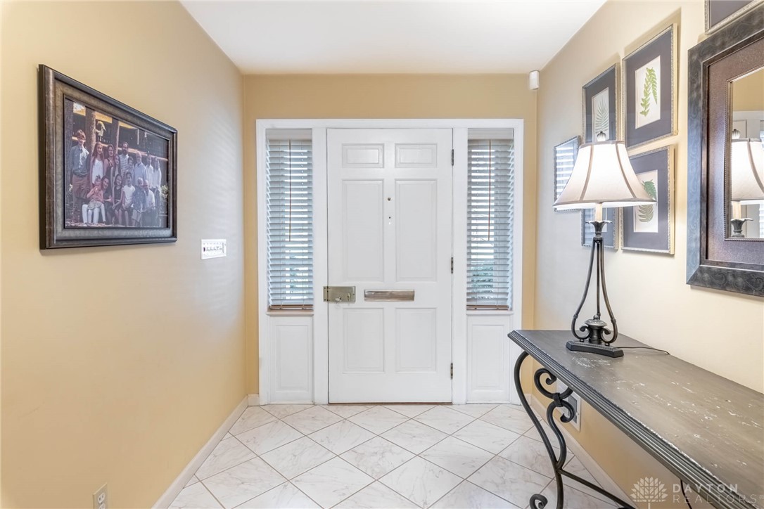 3432 Westbury Road Kettering, OH 45429 - Photo 10 of 74 Entry
