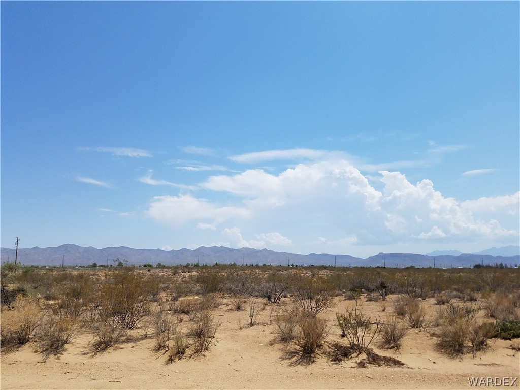 3645 Ligurta Road Golden Valley, AZ 86413 - Photo 17 of 17 Views to the East from front porch