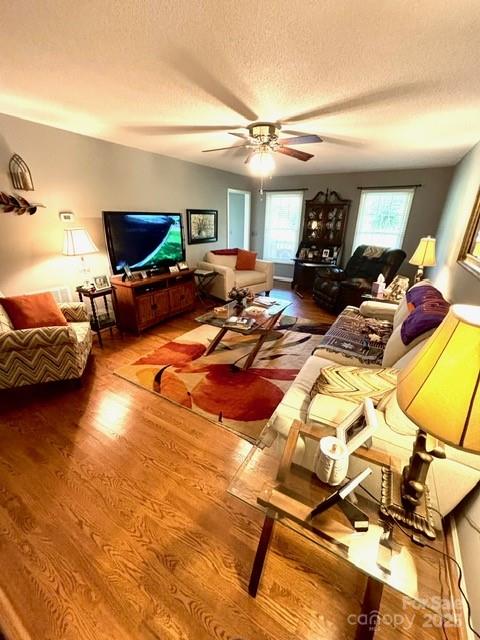 912 Redwood Lane Chester, SC 29706 - Photo 5 of 31 a living room with furniture and a wooden floor