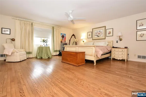 $2,222,000 | 30 Chestnut Ridge Road, Saddle River, NJ 07458