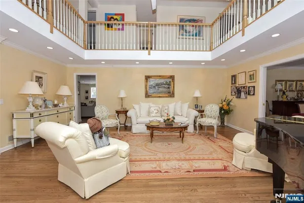 $2,222,000 | 30 Chestnut Ridge Road, Saddle River, NJ 07458