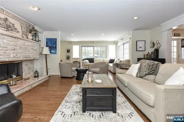 $2,222,000 | 30 Chestnut Ridge Road, Saddle River, NJ 07458