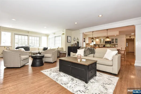 $2,222,000 | 30 Chestnut Ridge Road, Saddle River, NJ 07458