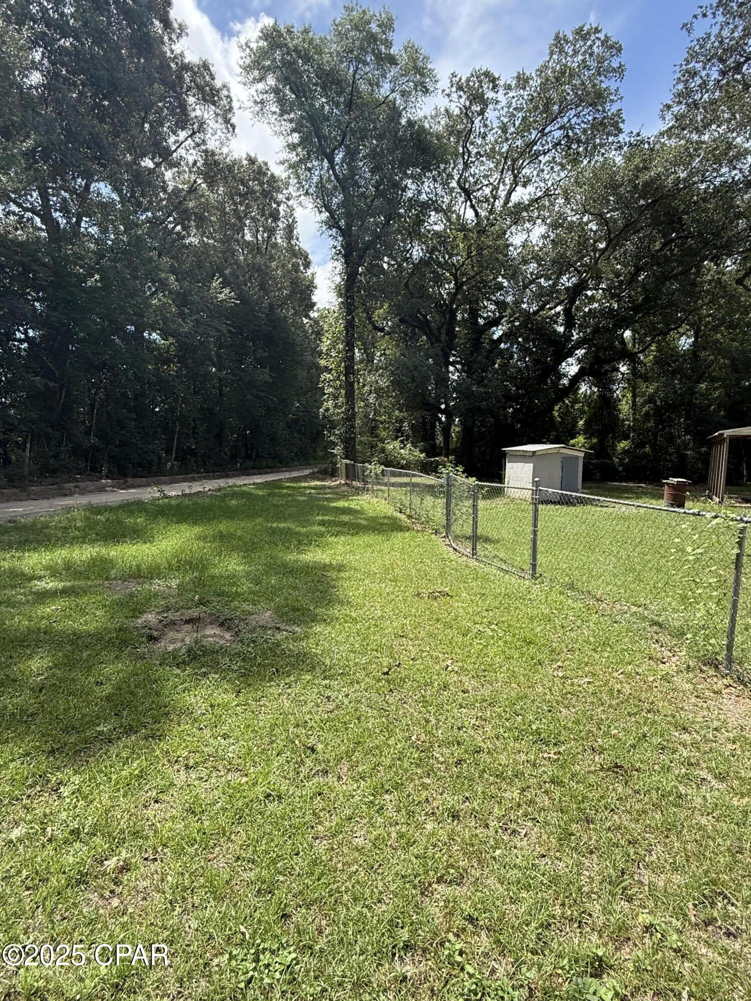 5947 Highway 2 Bascom, FL 32423 - Photo 32 of 36