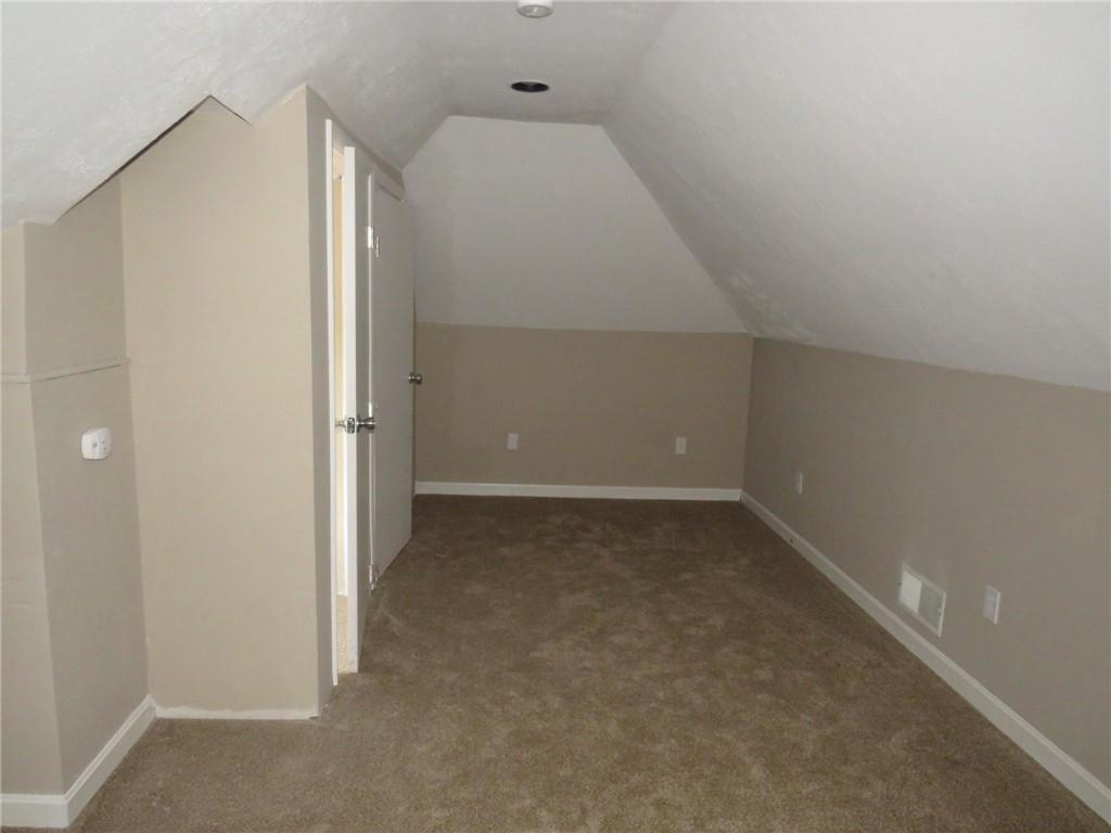 800 Liberty Street McKees Rocks, PA 15136 - Photo 34 of 36 an empty room with a empty space