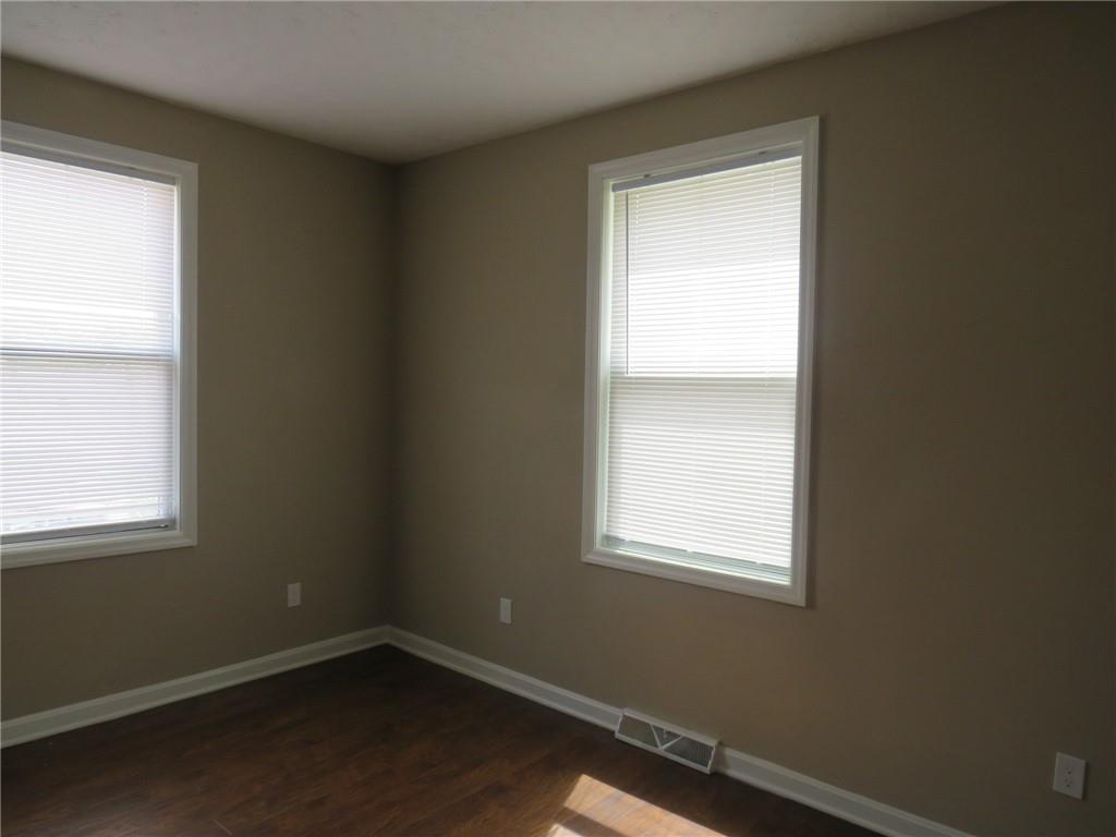 800 Liberty Street McKees Rocks, PA 15136 - Photo 9 of 36 a small space with a window