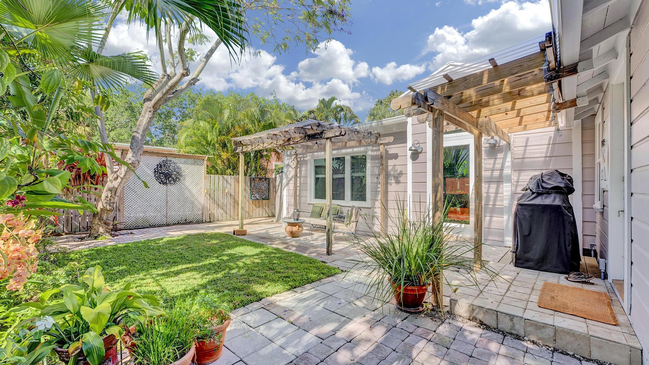 42 Palm Square Delray Beach, FL 33483 - Photo 2 of 31 DSC08910