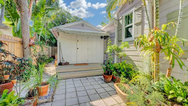 $1,849,000 | 42 Palm Square, Delray Beach, FL 33483