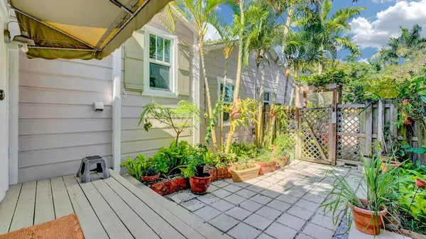 $1,849,000 | 42 Palm Square, Delray Beach, FL 33483