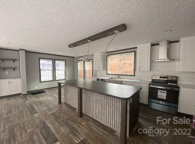 140 River Ridge Lane Hickory, NC 28601 - Photo 3 of 7 Gallery Image 3