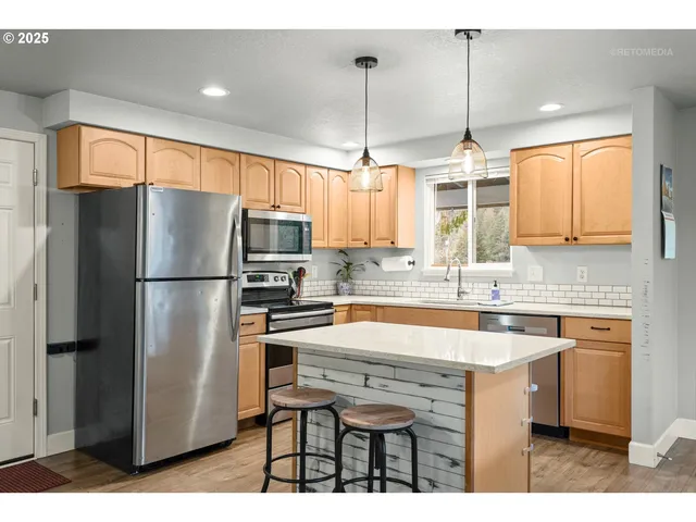 $387,000 | 410 Southwest Ivy Road, Estacada, OR 97023