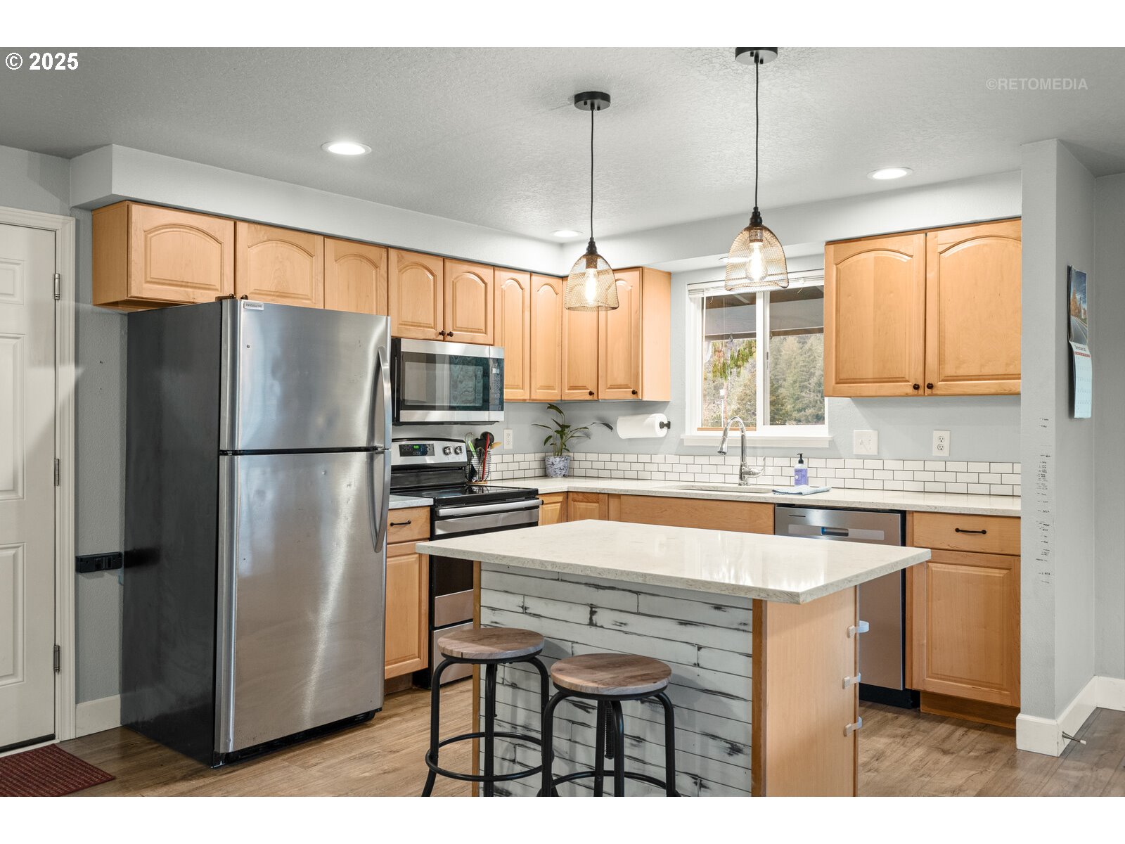 410 Southwest Ivy Road Estacada, OR 97023 - Photo 11 of 34 Gallery Image 11