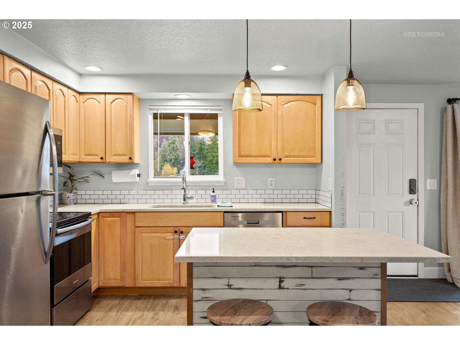 410 Southwest Ivy Road Estacada, OR 97023 - Photo 13 of 34 Gallery Image 13