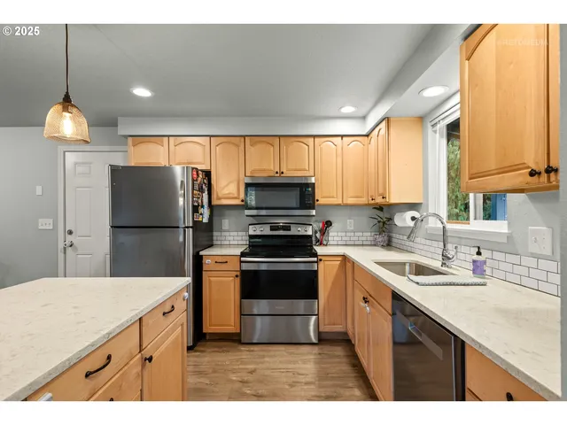 $387,000 | 410 Southwest Ivy Road, Estacada, OR 97023